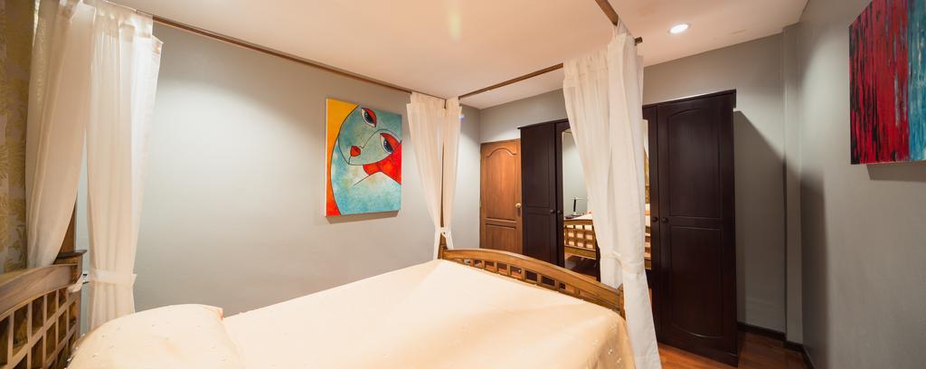 Luxury Town House In The Heart Of The Old City Чиангмай Экстерьер фото